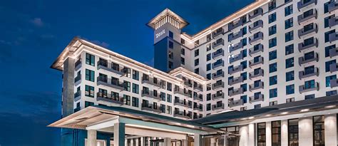 dusit thani davao|Luxury and Comfort .